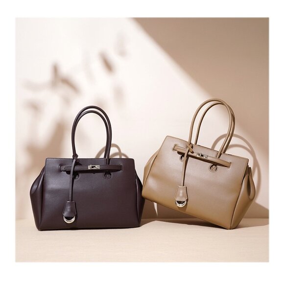 AYANA BAG — soft leather unisex bag with adjustable strap - Picture 2 of 16